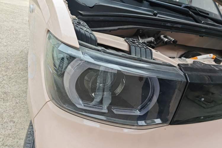 Used Wuling Hongguang MINIEV 2021 Macaron Sandwich Model 170 km Lithium Iron Phosphate Right Front Headlight