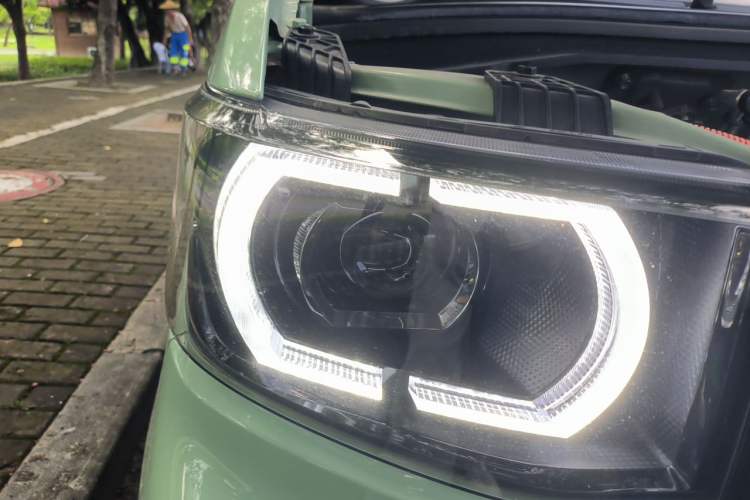 Used Wuling Hongguang MINIEV 2021 Macaron Fashion Model Lithium Iron Phosphate Right Front Headlight