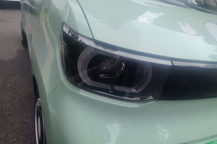 Used Wuling Hongguang MINIEV 2021 Macaron Premium Model – Lithium-NMC Right Front Headlight