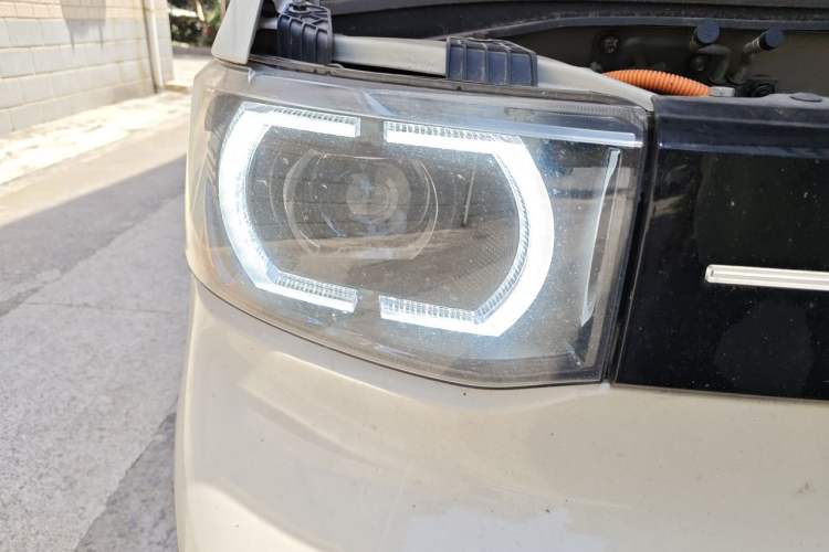 Used Wuling Hongguang MINIEV 2021 Macaron Premium Model – Lithium Iron Phosphate Right Front Headlight