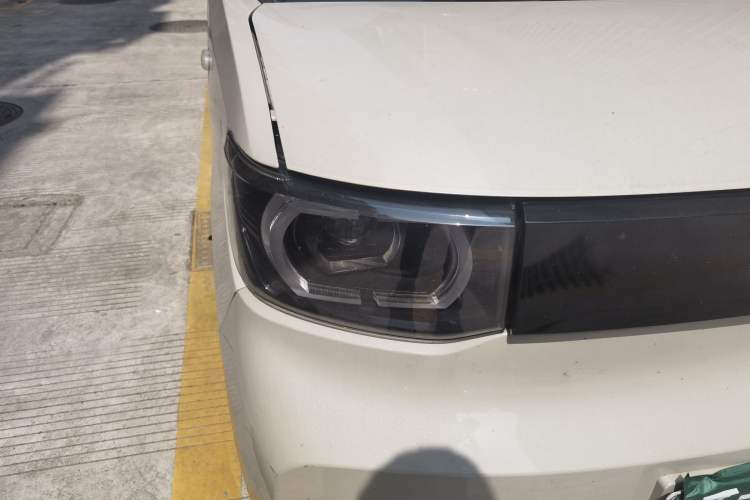 Used Wuling Hongguang MINIEV 2021 Macaron Sandwich Model 170 km Lithium Ternary Right Front Headlight