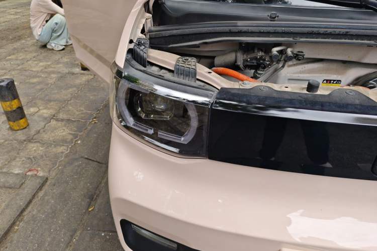 Used Wuling Hongguang MINIEV 2021 Macaron Premium Model – Lithium Iron Phosphate Right Front Headlight