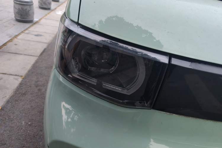 Used Wuling Hongguang MINIEV 2021 Macaron Premium Model – Lithium Iron Phosphate Right Front Headlight