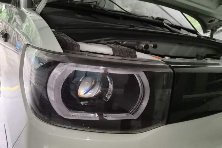 Used Wuling Hongguang MINIEV 2021 Macaron Premium Model – Lithium Iron Phosphate Right Front Headlight