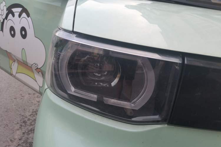 Used Wuling Hongguang MINIEV 2021 Macaron Premium Model – Lithium-NMC Right Front Headlight