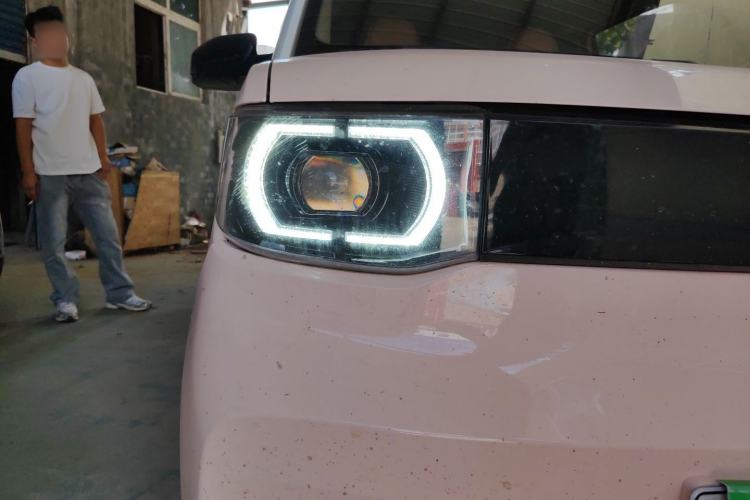 Used Wuling Hongguang MINIEV 2021 Macaron Fashion Model Lithium Iron Phosphate Right Front Headlight