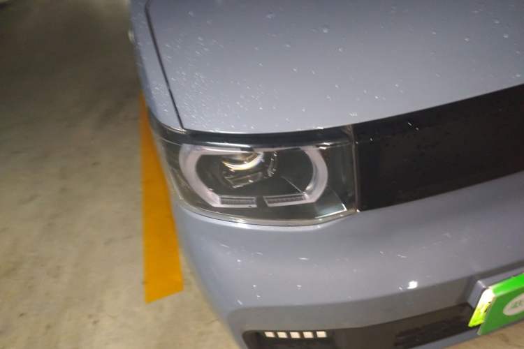 Used Wuling Hongguang MINIEV 2021 Macaron Premium Model – Lithium Iron Phosphate Right Front Headlight