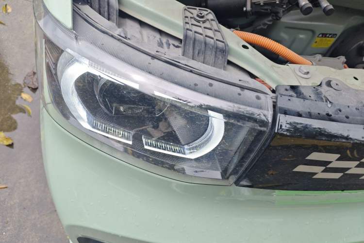 Used Wuling Hongguang MINIEV 2021 Macaron Fashion Model Lithium Iron Phosphate Right Front Headlight