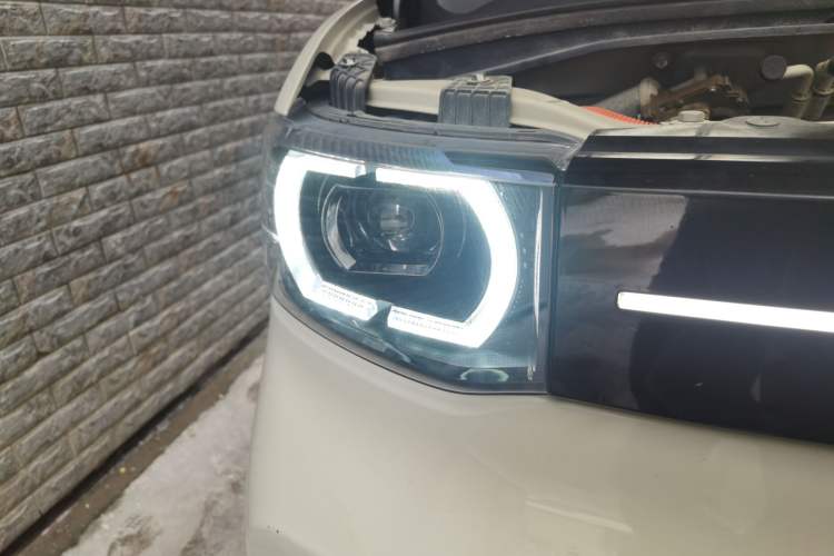 Used Wuling Hongguang MINIEV 2021 Macaron Fashion Edition Lithium-Ion Battery Right Front Headlight