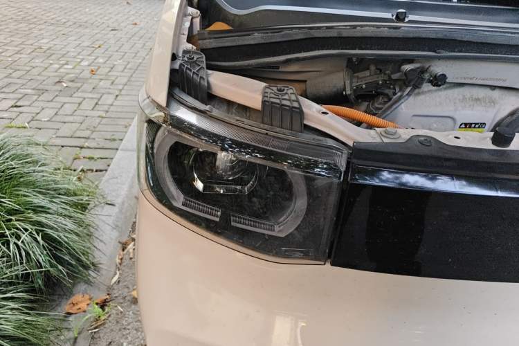 Used Wuling Hongguang MINIEV 2021 Macaron Premium Model – Lithium Iron Phosphate Right Front Headlight