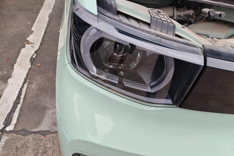 Used Wuling Hongguang MINIEV 2021 Macaron Fashion Edition Lithium-Ion Battery Right Front Headlight