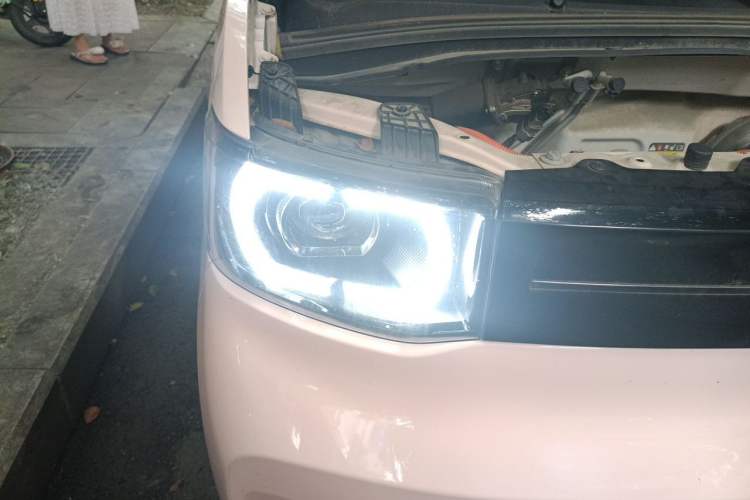 Used Wuling Hongguang MINIEV 2021 Macaron Premium Model – Lithium Iron Phosphate Right Front Headlight