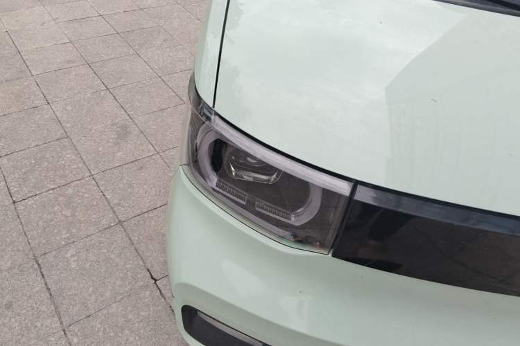 Used Wuling Hongguang MINIEV 2021 Macaron Premium Model – Lithium Iron Phosphate Right Front Headlight