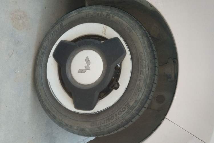 Used Wuling Hongguang MINIEV 2021 Macaron Premium Model – Lithium Iron Phosphate Right Front Wheel Hub
