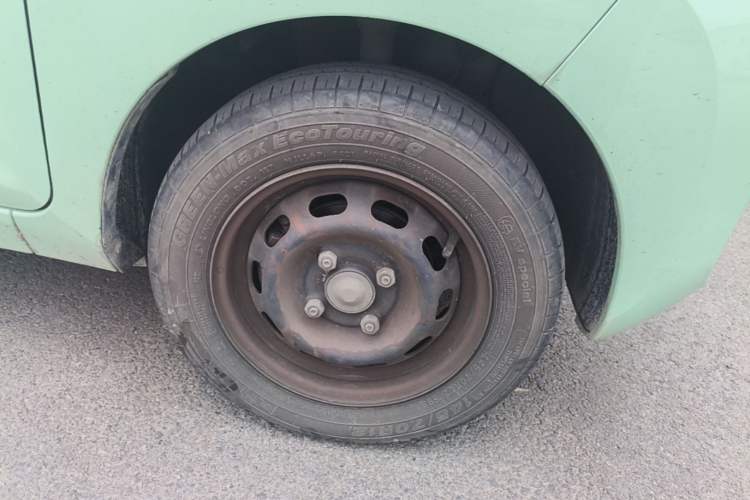Used Wuling Hongguang MINIEV 2021 Macaron Premium Model – Lithium Iron Phosphate Right Front Wheel Hub
