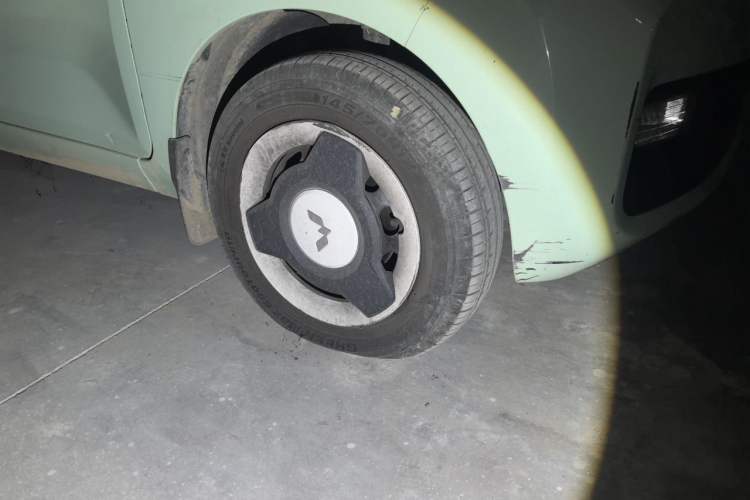Used Wuling Hongguang MINIEV 2021 Macaron Premium Model – Lithium Iron Phosphate Right Front Wheel Hub