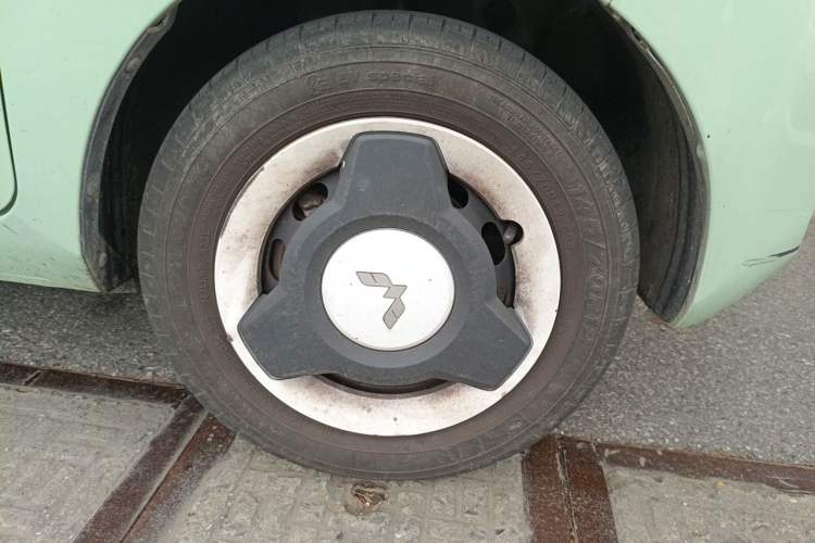 Used Wuling Hongguang MINIEV 2021 Macaron Premium Model – Lithium Iron Phosphate Right Front Wheel Hub