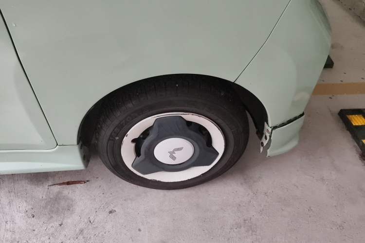 Used Wuling Hongguang MINIEV 2021 Macaron Premium Model – Lithium Iron Phosphate Right Front Wheel Hub