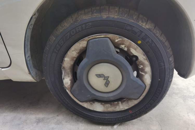 Used Wuling Hongguang MINIEV 2021 Macaron Fashion Edition Lithium-Ion Battery Right Front Wheel Hub