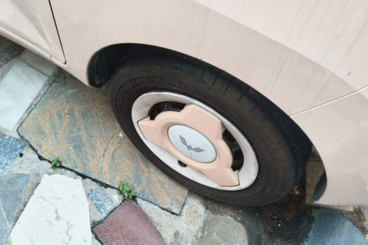 Used Wuling Hongguang MINIEV 2021 Macaron Premium Model – Lithium Iron Phosphate Right Front Wheel Hub
