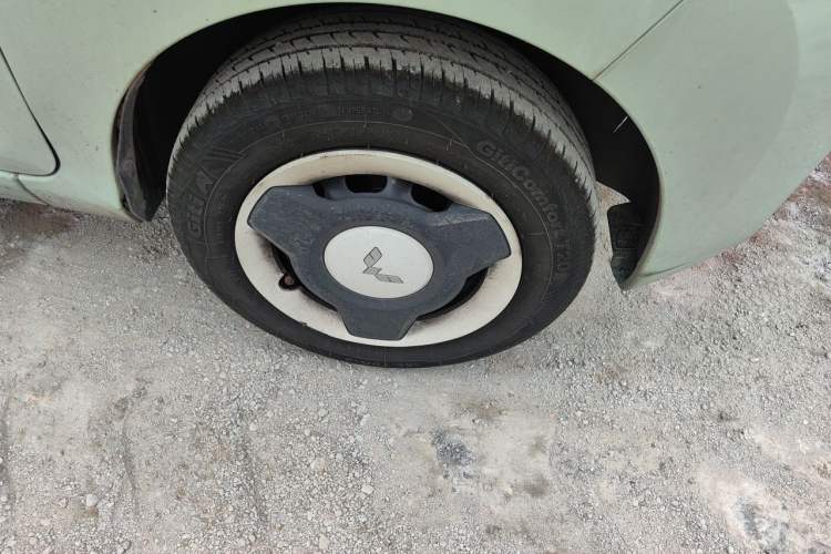 Used Wuling Hongguang MINIEV 2021 Macaron Fashion Model Lithium Iron Phosphate Right Front Wheel Hub