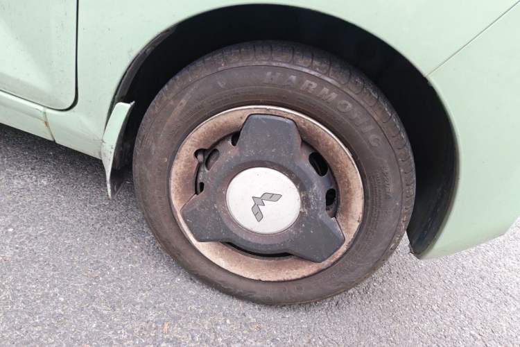Used Wuling Hongguang MINIEV 2021 Macaron Premium Model – Lithium-NMC Right Front Wheel Hub