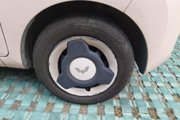Used Wuling Hongguang MINIEV 2021 Macaron Premium Model – Lithium Iron Phosphate Right Front Wheel Hub