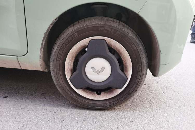 Used Wuling Hongguang MINIEV 2021 Macaron Premium Model – Lithium Iron Phosphate Right Front Wheel Hub