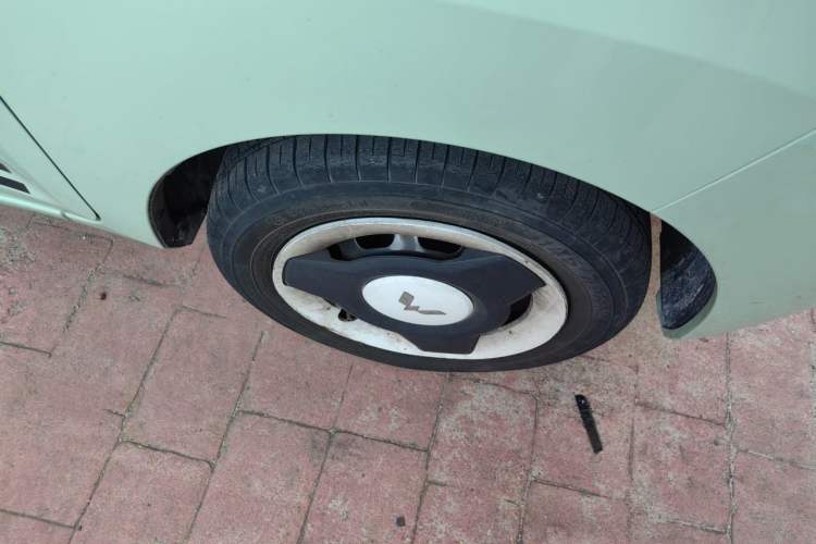 Used Wuling Hongguang MINIEV 2021 Macaron Premium Model – Lithium Iron Phosphate Right Front Wheel Hub