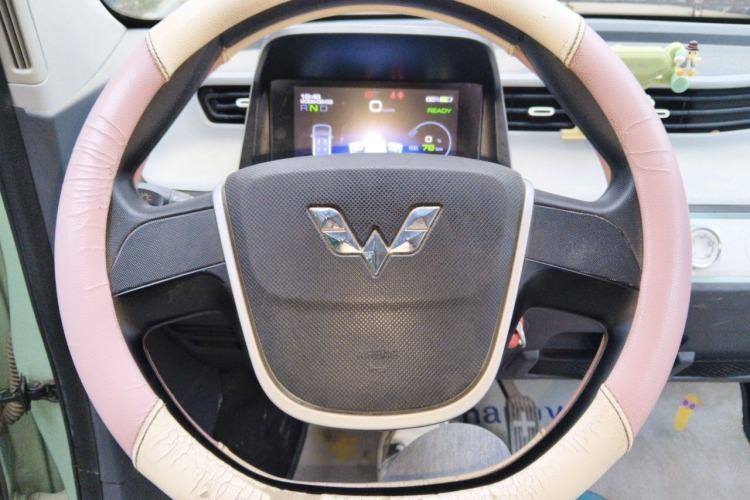 Used Wuling Hongguang MINIEV 2021 Macaron Fashion Model Lithium Iron Phosphate Steering Wheel
