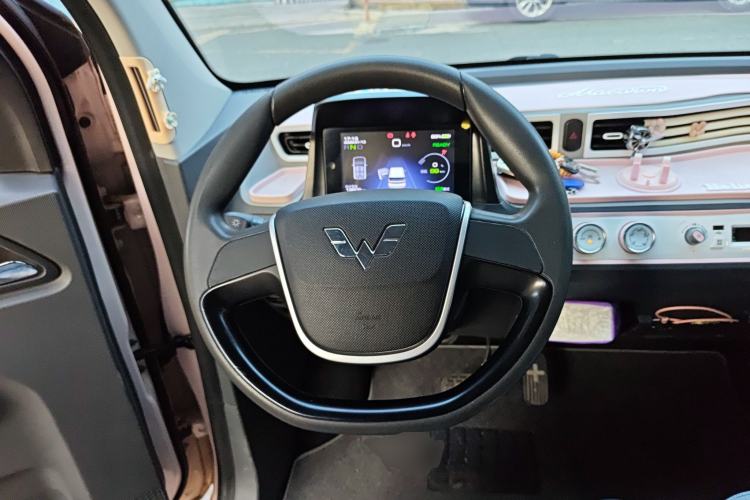 Used Wuling Hongguang MINIEV 2021 Macaron Fashion Model Lithium Iron Phosphate Steering Wheel