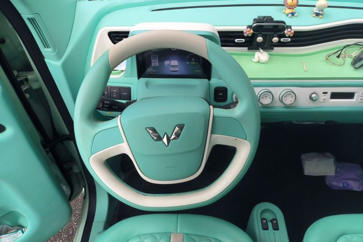 Used Wuling Hongguang MINIEV 2021 Macaron Fashion Model Lithium Iron Phosphate Steering Wheel