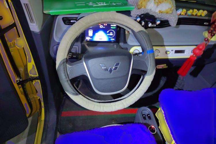 Used Wuling Hongguang MINIEV 2021 Macaron Premium Model – Lithium Iron Phosphate Steering Wheel