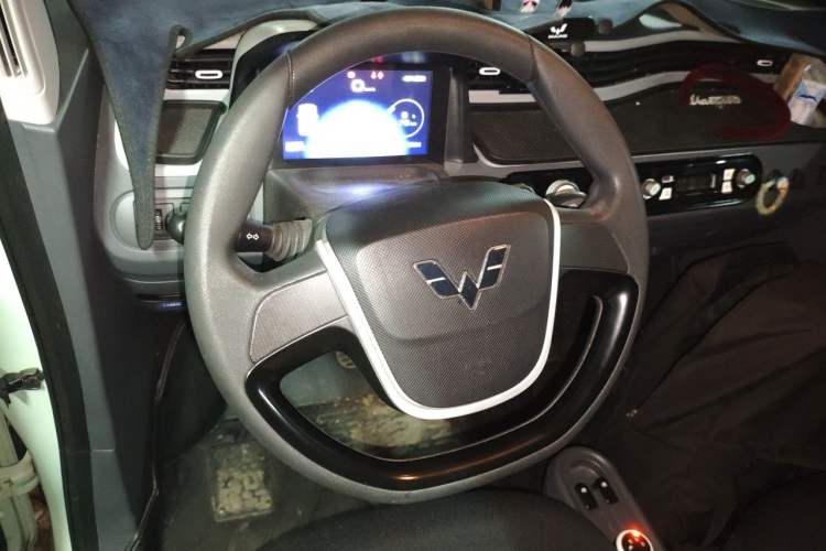Used Wuling Hongguang MINIEV 2021 Macaron Premium Model – Lithium Iron Phosphate Steering Wheel
