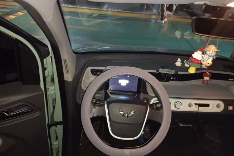Used Wuling Hongguang MINIEV 2021 Macaron Premium Model – Lithium Iron Phosphate Steering Wheel