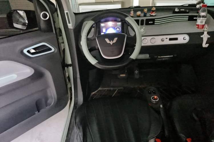 Used Wuling Hongguang MINIEV 2021 Macaron Premium Model – Lithium Iron Phosphate Steering Wheel