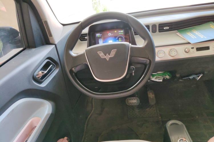 Used Wuling Hongguang MINIEV 2021 Macaron Fashion Model Lithium Iron Phosphate Steering Wheel