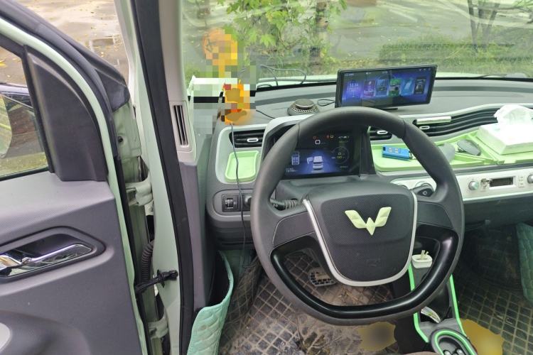 Used Wuling Hongguang MINIEV 2021 Macaron Fashion Model Lithium Iron Phosphate Steering Wheel