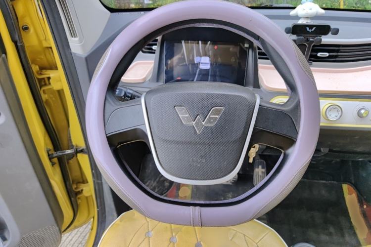 Used Wuling Hongguang MINIEV 2021 Macaron Premium Model – Lithium-NMC Steering Wheel