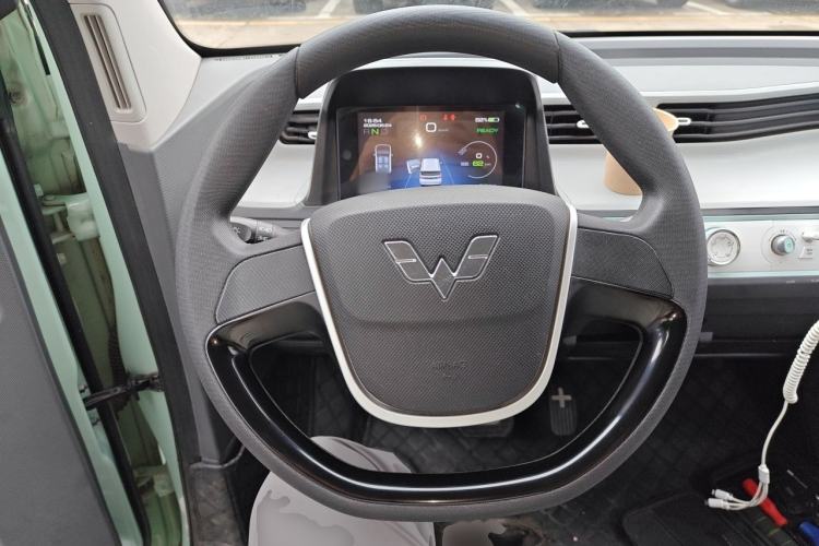 Used Wuling Hongguang MINIEV 2021 Macaron Fashion Edition Lithium-Ion Battery Steering Wheel