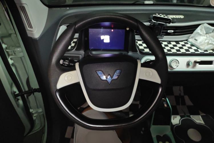 Used Wuling Hongguang MINIEV 2021 Macaron Fashion Model Lithium Iron Phosphate Steering Wheel