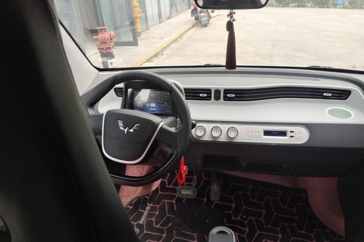 Used Wuling Hongguang MINIEV 2021 Macaron Premium Model – Lithium Iron Phosphate Steering Wheel