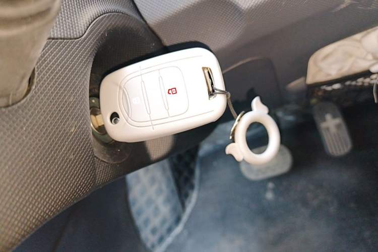 Used Wuling Hongguang MINIEV 2021 Macaron Fashion Model Lithium Iron Phosphate Vehicle Key
