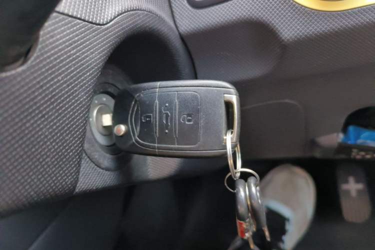 Used Wuling Hongguang MINIEV 2021 Macaron Premium Model – Lithium Iron Phosphate Vehicle Key
