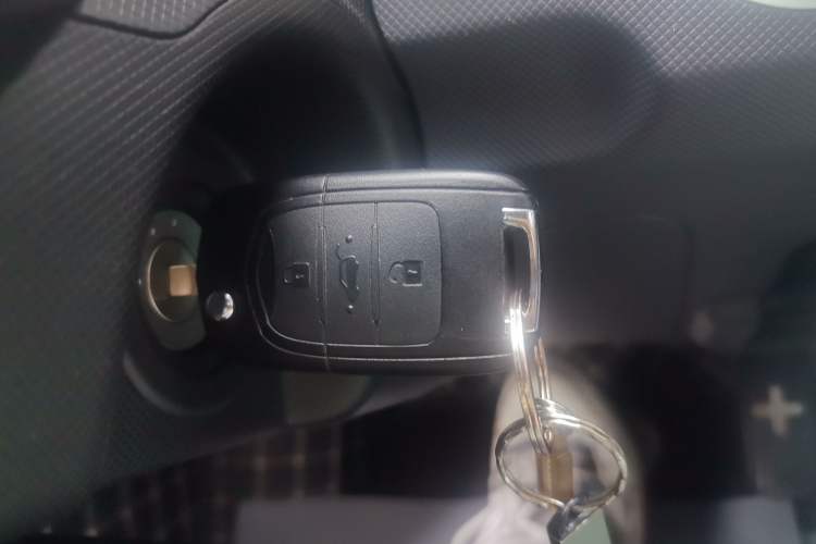 Used Wuling Hongguang MINIEV 2021 Macaron Premium Model – Lithium-NMC Vehicle Key