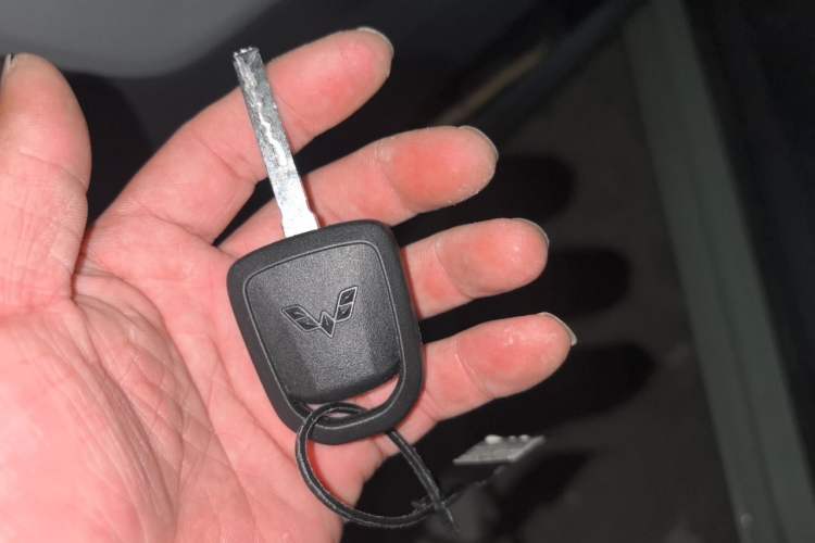 Used Wuling Hongguang MINIEV 2021 Macaron Premium Model – Lithium Iron Phosphate Vehicle Key