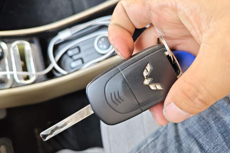 Used Wuling Hongguang MINIEV 2021 Macaron Premium Model – Lithium Iron Phosphate Vehicle Key