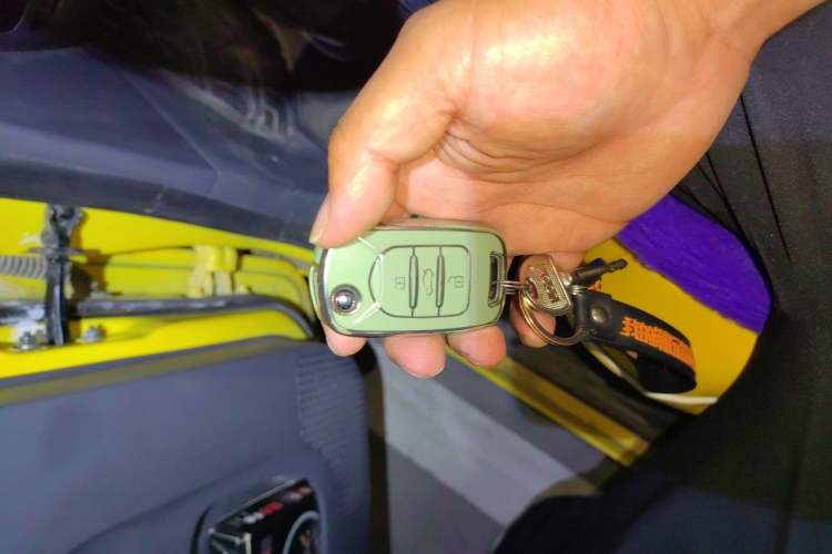 Used Wuling Hongguang MINIEV 2021 Macaron Premium Model – Lithium Iron Phosphate Vehicle Key