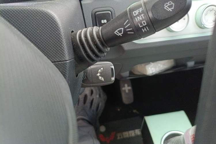 Used Wuling Hongguang MINIEV 2021 Macaron Premium Model – Lithium Iron Phosphate Vehicle Key