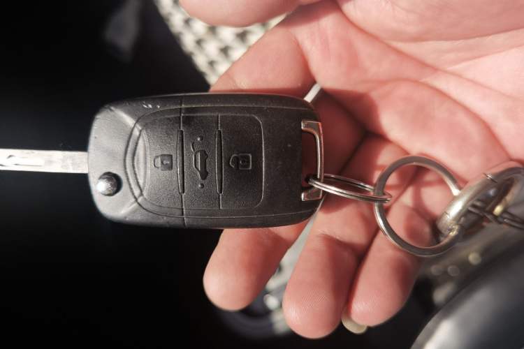 Used Wuling Hongguang MINIEV 2021 Macaron Sandwich Model 170 km Lithium Ternary Vehicle Key